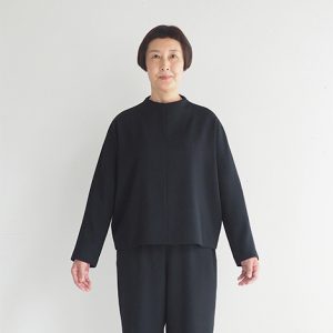 黒　モデル身長163㎝　Mサイズ着用