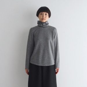 グレー×黒 モデル身長164㎝　Mサイズ着用