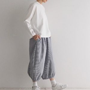 白×黒　モデル身長164㎝　Mサイズ着用