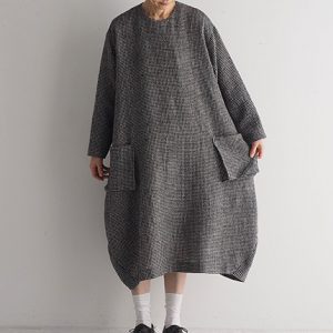 白×黒　モデル身長164㎝　Mサイズ着用