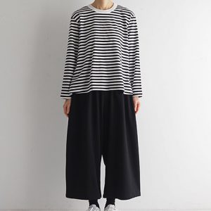 白×黒　モデル身長164㎝　Mサイズ着用